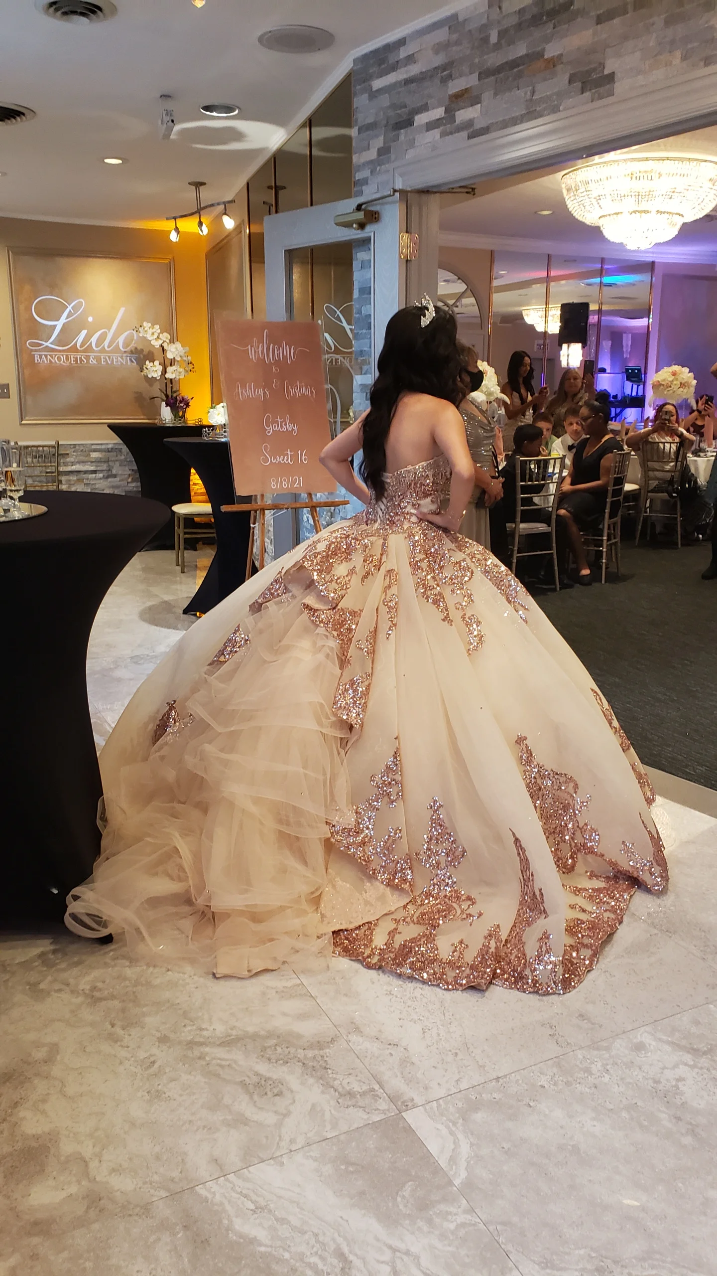 Beautifully lit banquet halls Chicago for quinceanera celebrations.